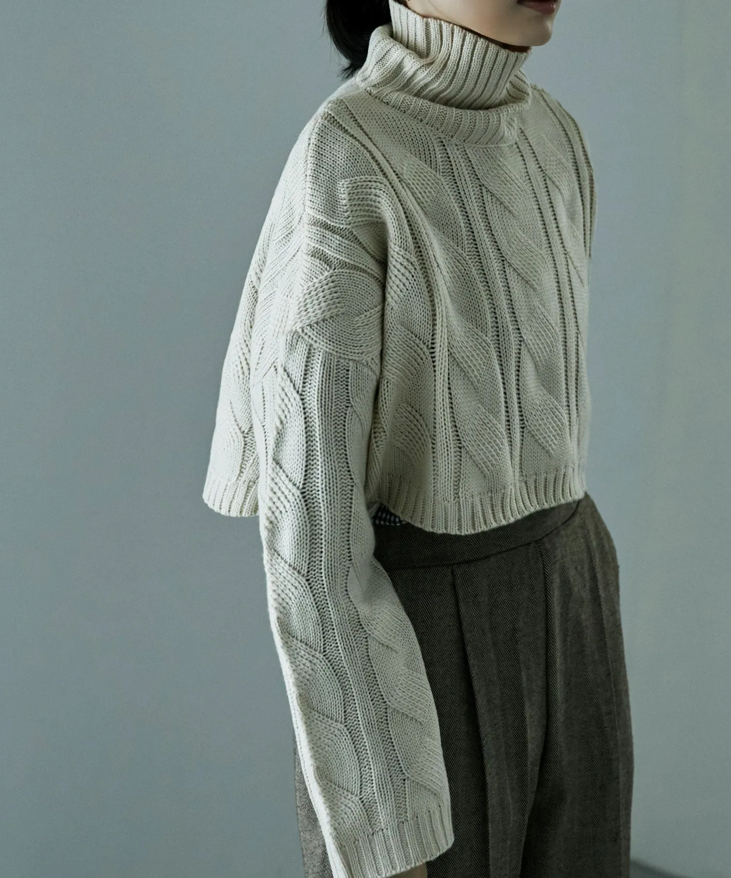 Cable turtle short knit