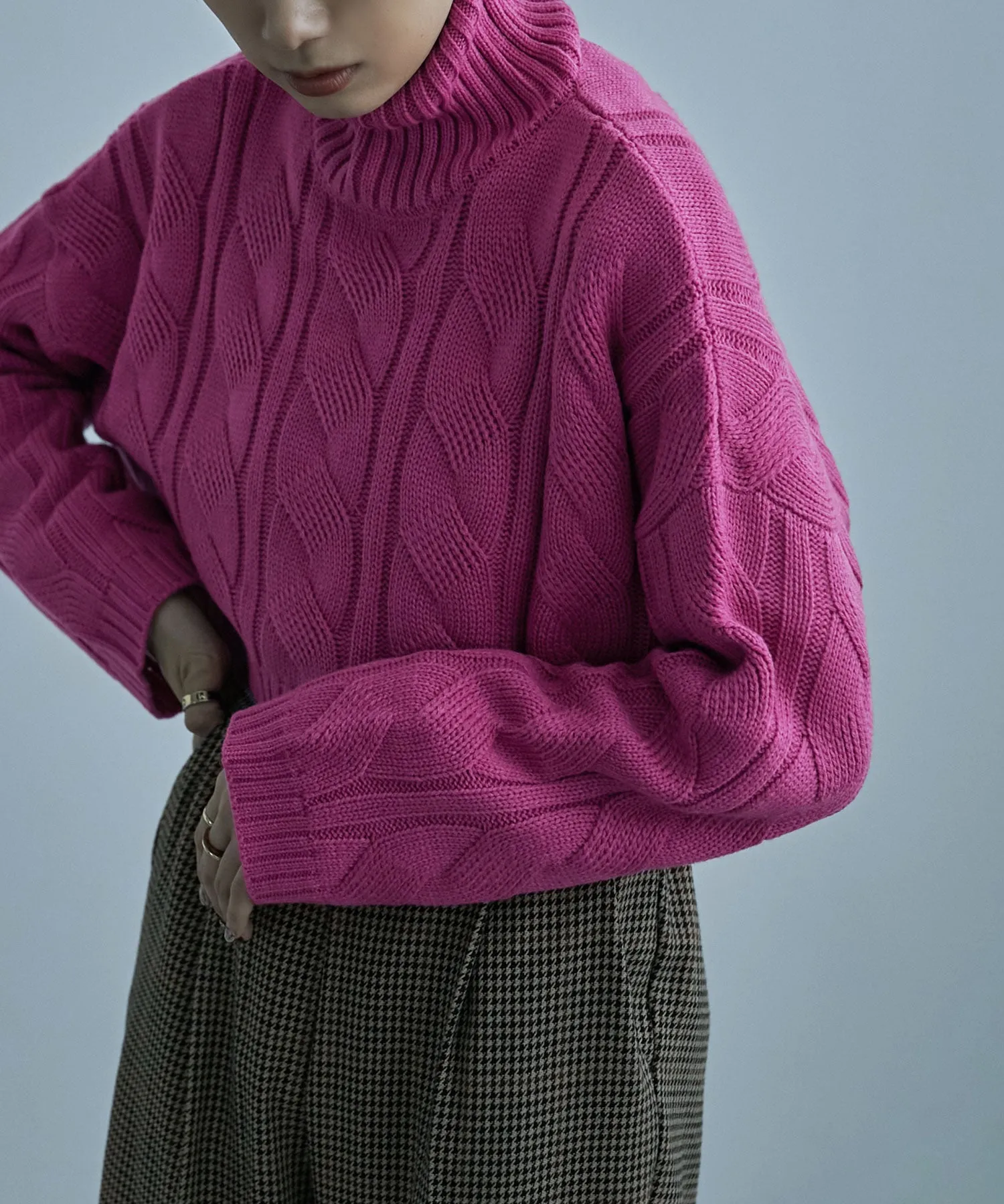 Cable turtle short knit