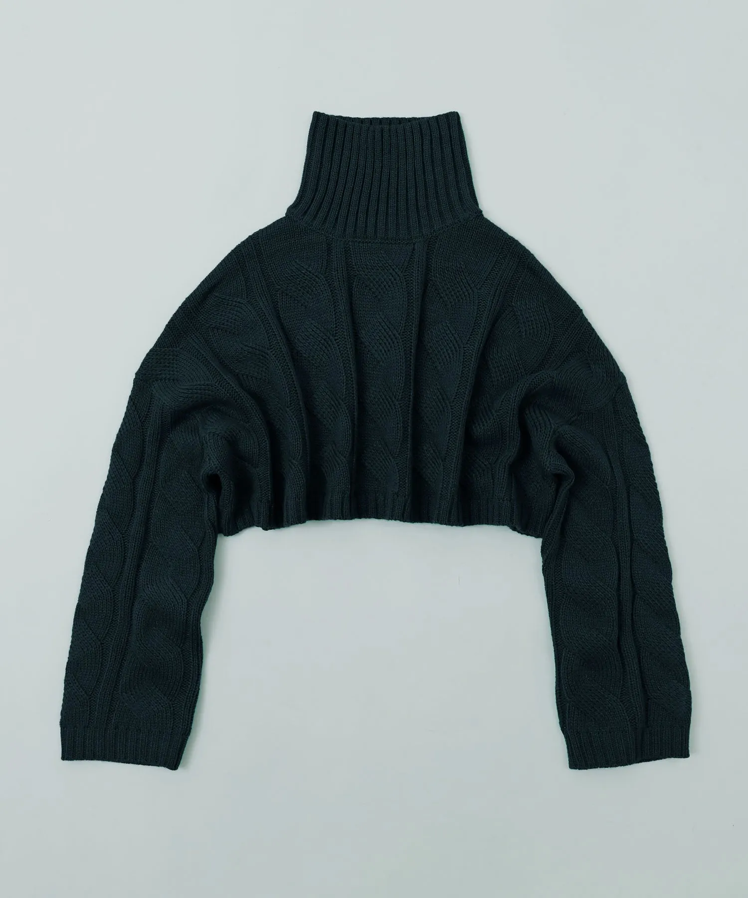 Cable turtle short knit