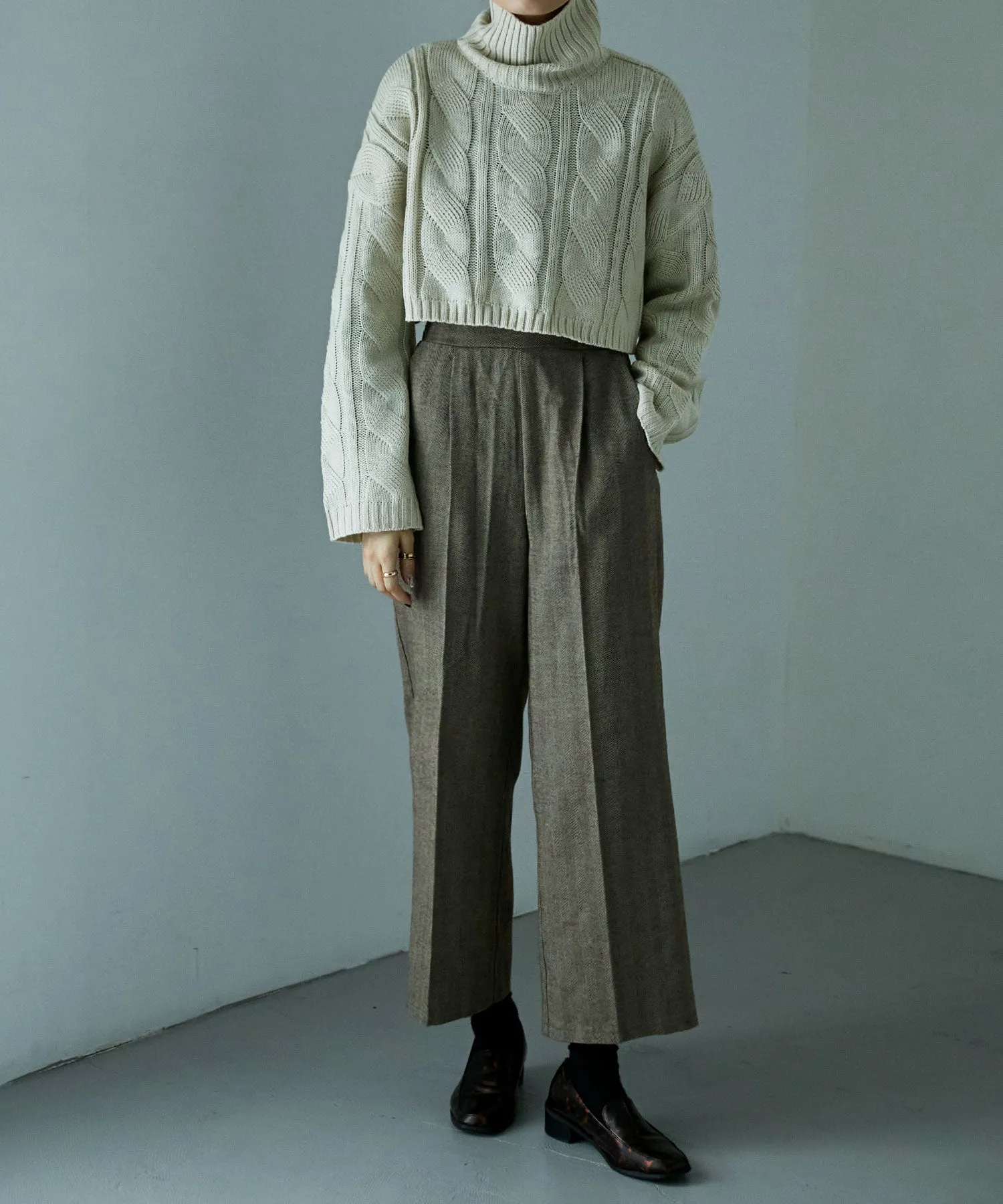Cable turtle short knit