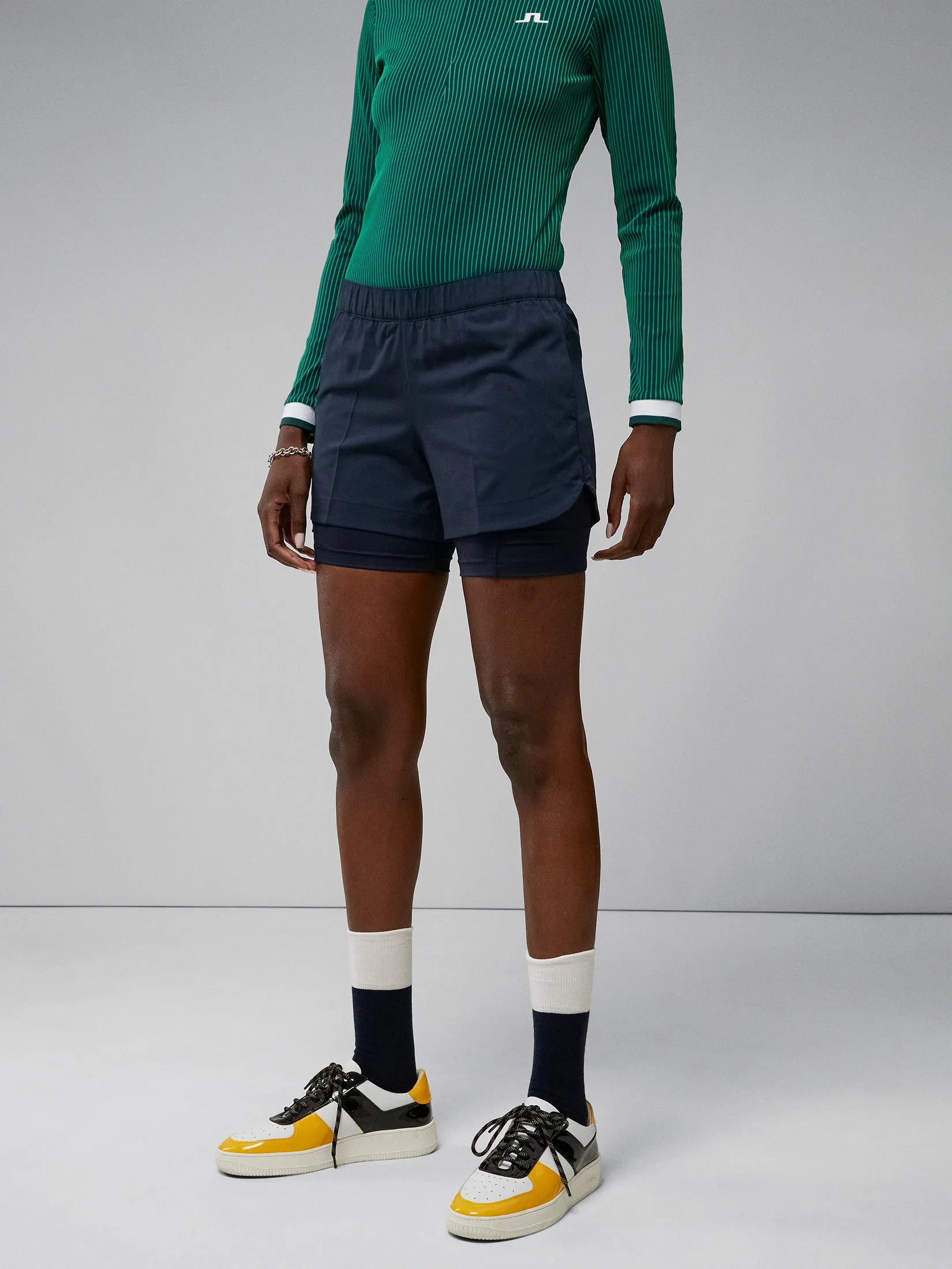 Mila Shorts / JL Navy